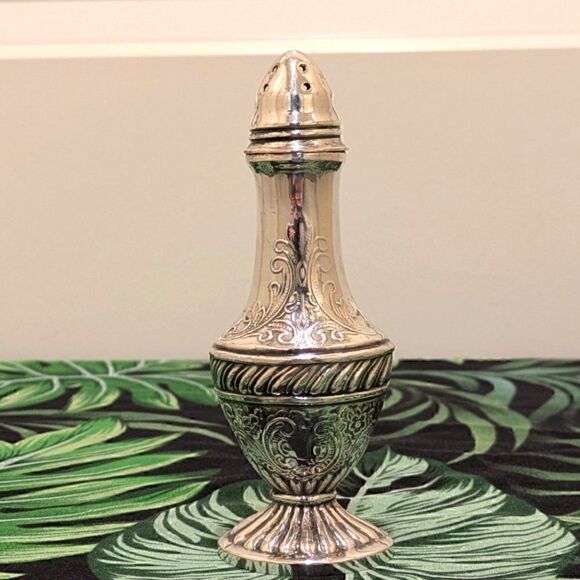 3/$30 Elegant Antique Viking 1034 Genuine Silver Plated Salt and Pepper Shaker - Picture 5 of 13